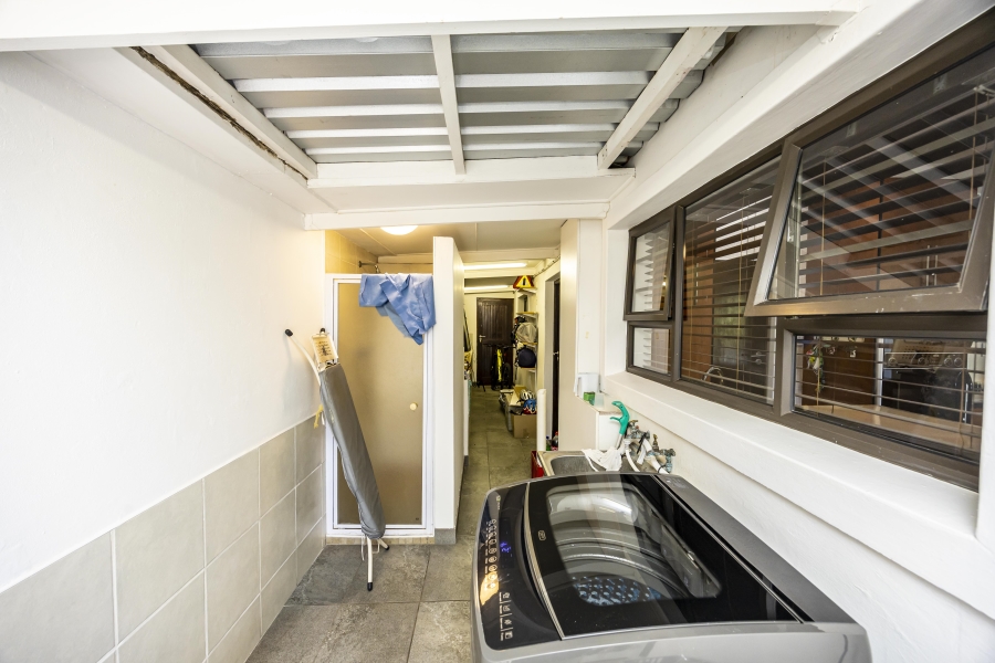 5 Bedroom Property for Sale in Beacon Bay Eastern Cape